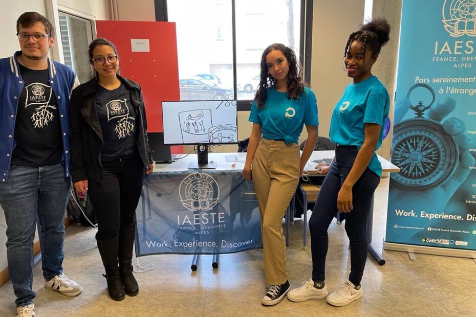 Romain, Vaëa, Shaïma et Eunice à la JPO Polytech Grenoble 2022